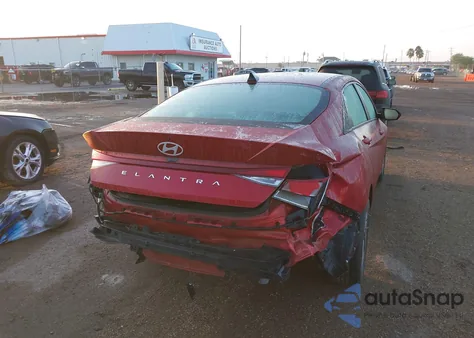 2024 Hyundai Elantra Sel z USA, uszkodzony, nr VIN KMHLM4DG3RU739140